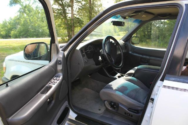 2000 Ford Explorer SL 4x4 Regular Cab