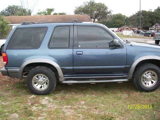 2000 Ford Explorer SLT 15