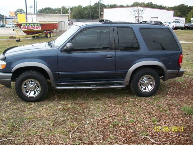 2000 Ford Explorer SLT 15