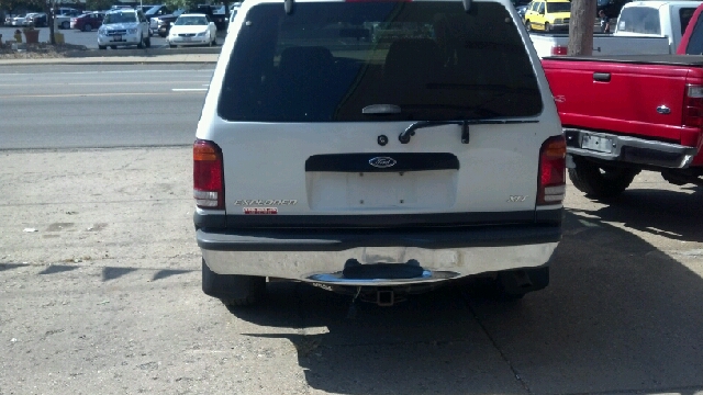 2000 Ford Explorer SL 4x4 Regular Cab