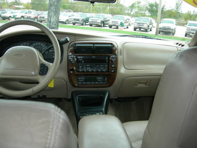2000 Ford Explorer Super