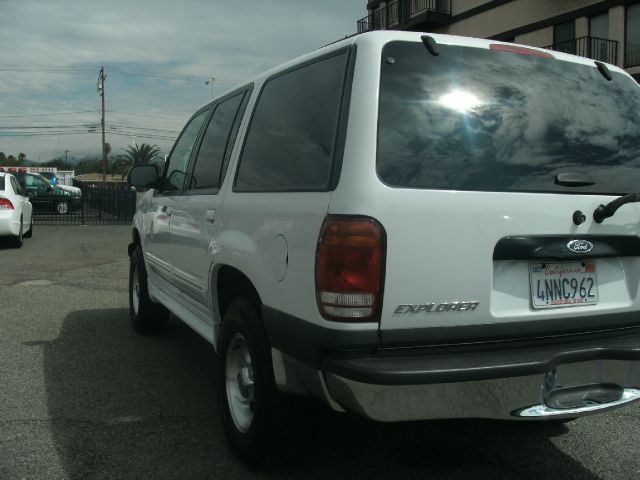 2000 Ford Explorer SL 4x4 Regular Cab