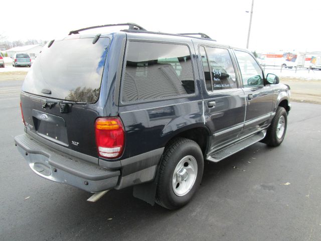 2000 Ford Explorer SL 4x4 Regular Cab