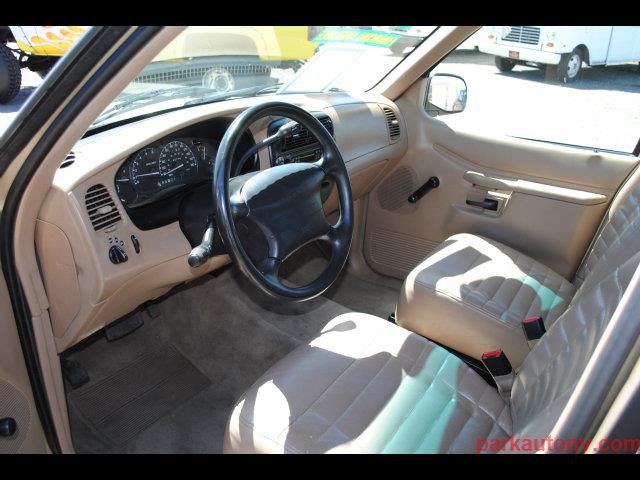 2000 Ford Explorer Crew Cab Short Box 2-wheel Drive SLE