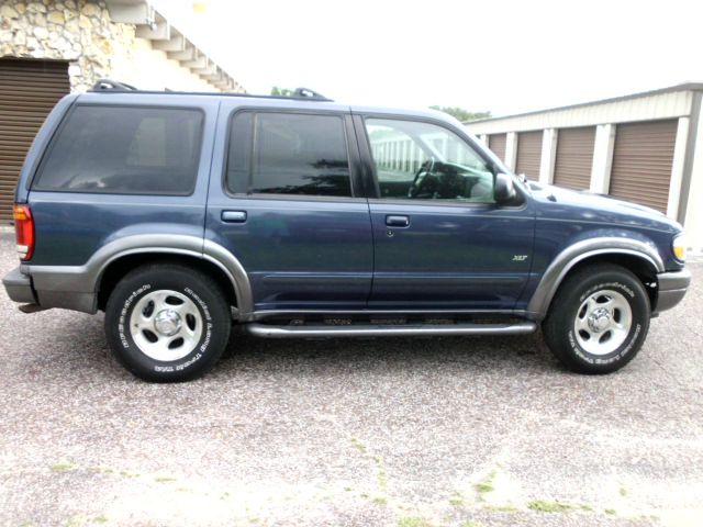 2000 Ford Explorer SL 4x4 Regular Cab