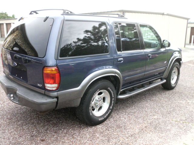 2000 Ford Explorer SL 4x4 Regular Cab