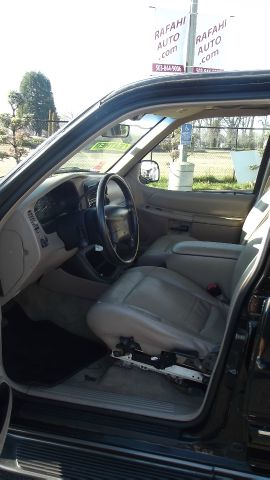 2000 Ford Explorer SL 4x4 Regular Cab