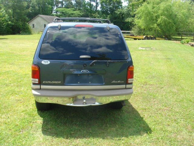 2000 Ford Explorer E320 - Extra Sharp