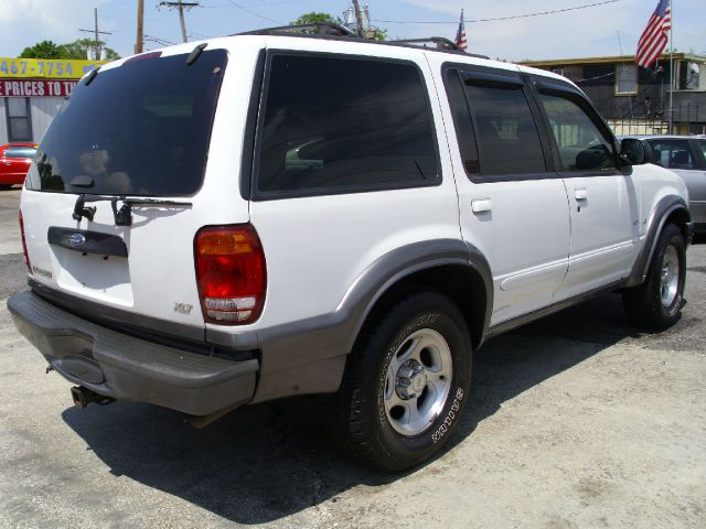 2000 Ford Explorer SL 4x4 Regular Cab
