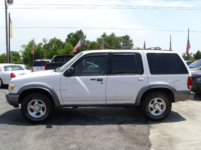 2000 Ford Explorer SL 4x4 Regular Cab