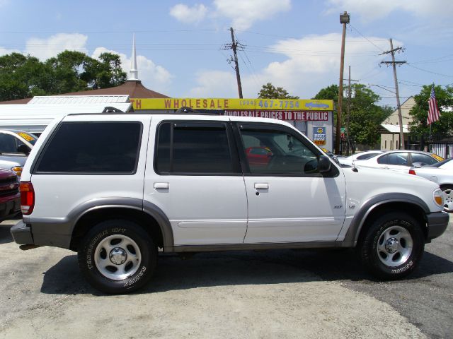 2000 Ford Explorer SL 4x4 Regular Cab