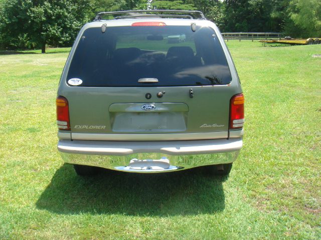 2000 Ford Explorer E320 - Extra Sharp