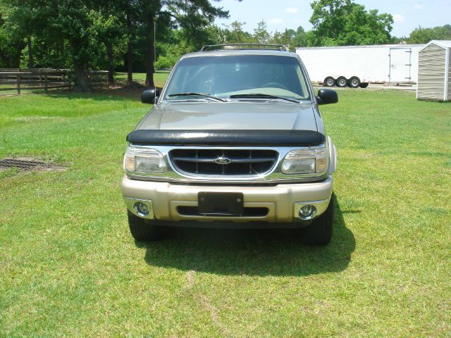 2000 Ford Explorer E320 - Extra Sharp