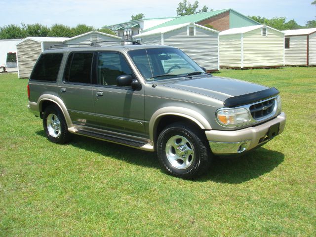 2000 Ford Explorer E320 - Extra Sharp