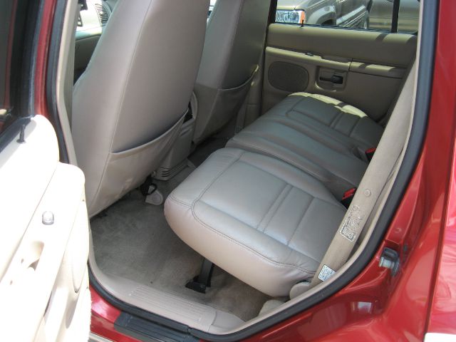 2000 Ford Explorer E320 - Extra Sharp