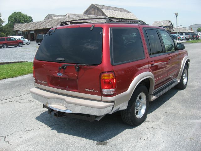 2000 Ford Explorer E320 - Extra Sharp