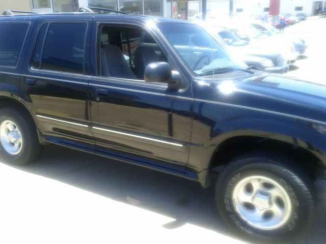 2000 Ford Explorer SL 4x4 Regular Cab