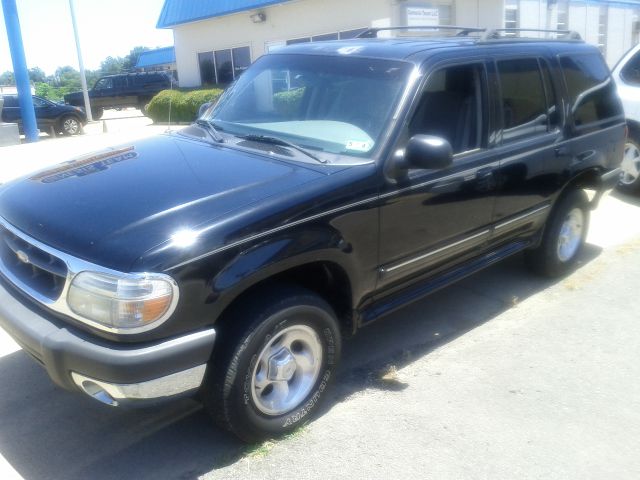 2000 Ford Explorer SL 4x4 Regular Cab
