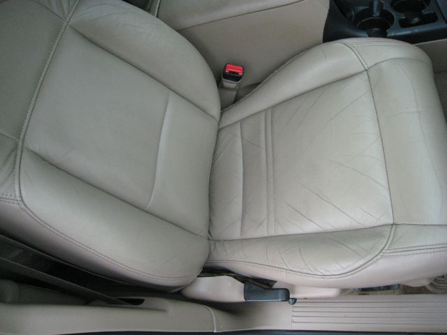 2000 Ford Explorer E320 - Extra Sharp