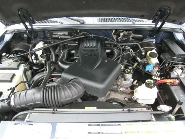 2000 Ford Explorer E320 - Extra Sharp