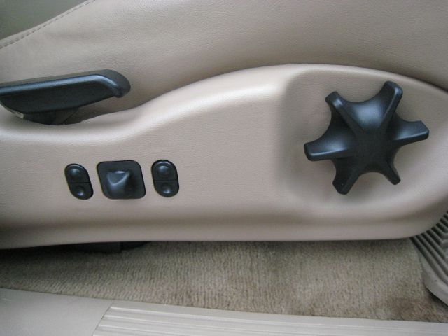 2000 Ford Explorer E320 - Extra Sharp