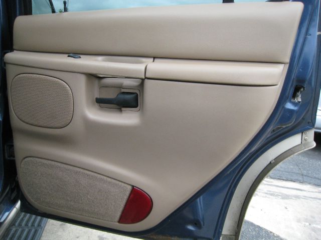 2000 Ford Explorer E320 - Extra Sharp