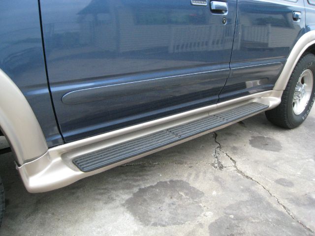 2000 Ford Explorer E320 - Extra Sharp