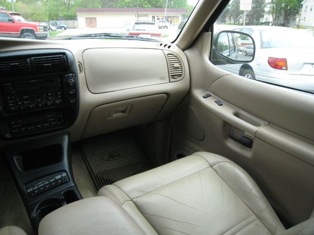 2000 Ford Explorer E320 - Extra Sharp