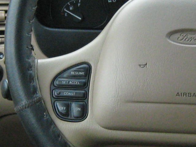 2000 Ford Explorer E320 - Extra Sharp