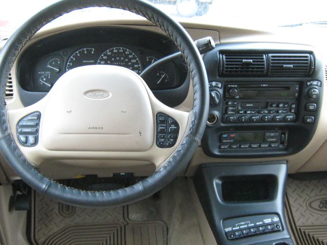 2000 Ford Explorer E320 - Extra Sharp