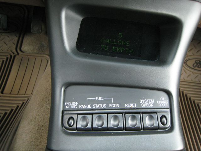 2000 Ford Explorer E320 - Extra Sharp