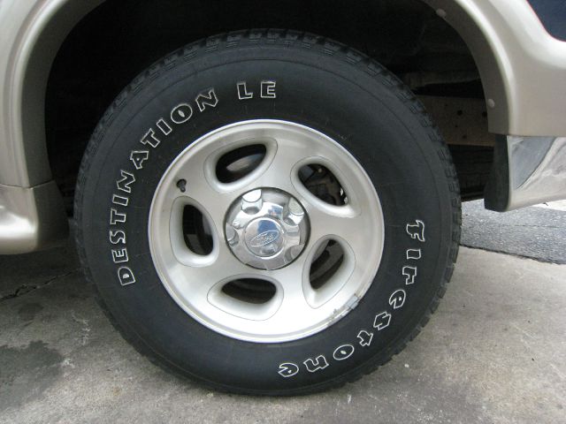 2000 Ford Explorer E320 - Extra Sharp