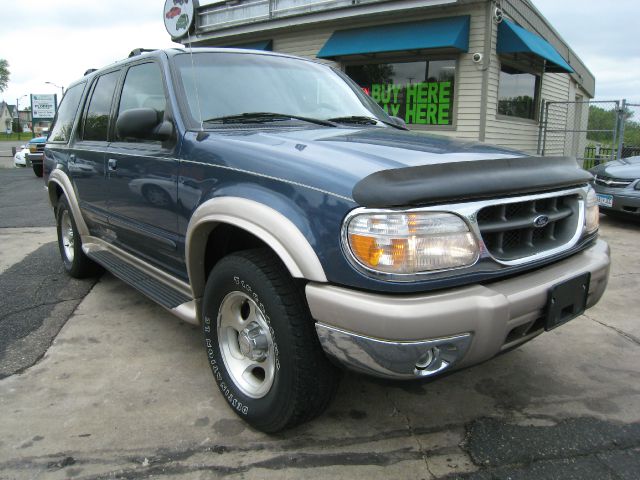 2000 Ford Explorer E320 - Extra Sharp