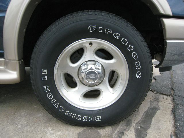 2000 Ford Explorer E320 - Extra Sharp