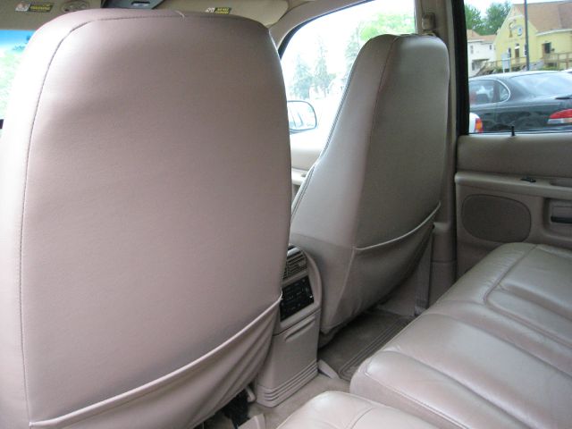 2000 Ford Explorer E320 - Extra Sharp