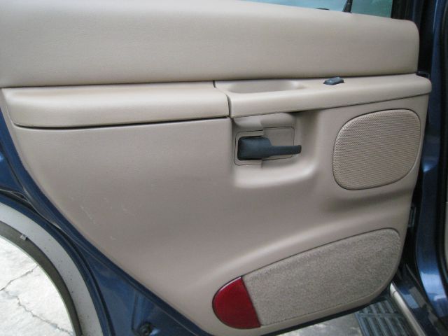 2000 Ford Explorer E320 - Extra Sharp