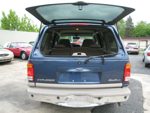 2000 Ford Explorer E320 - Extra Sharp
