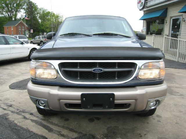 2000 Ford Explorer E320 - Extra Sharp