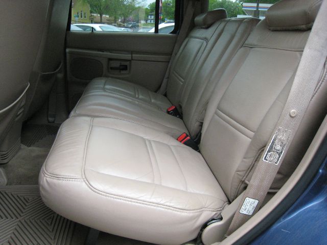 2000 Ford Explorer E320 - Extra Sharp