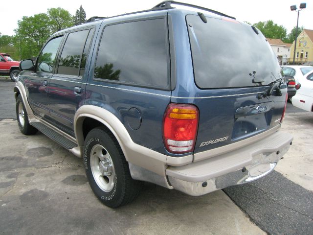 2000 Ford Explorer E320 - Extra Sharp