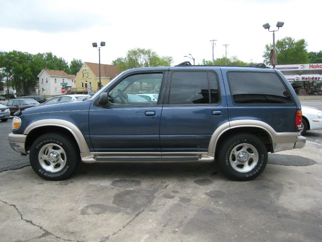 2000 Ford Explorer E320 - Extra Sharp
