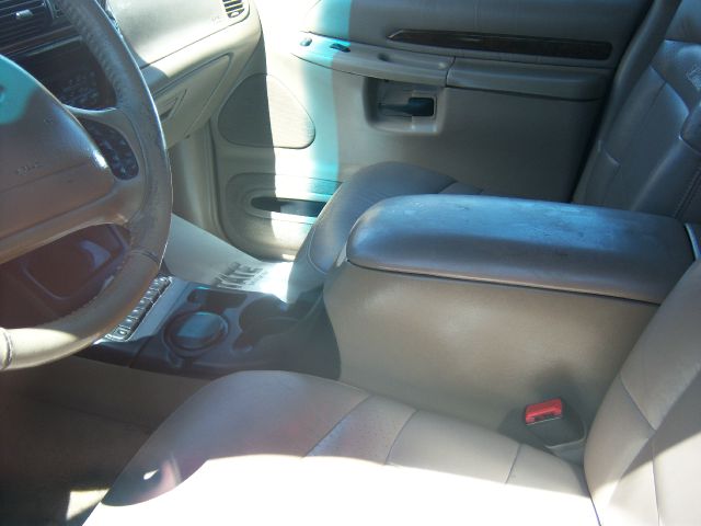 2000 Ford Explorer Super