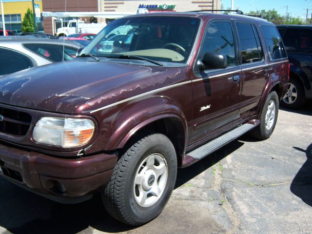 2000 Ford Explorer Super