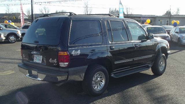 2000 Ford Explorer SL 4x4 Regular Cab