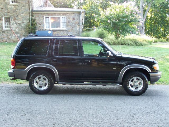 2000 Ford Explorer SL 4x4 Regular Cab
