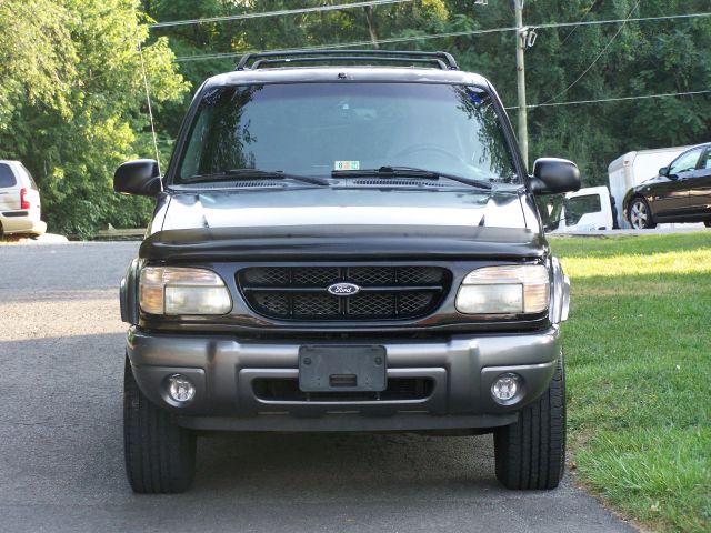 2000 Ford Explorer SL 4x4 Regular Cab