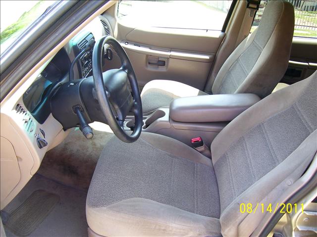 2000 Ford Explorer XLS