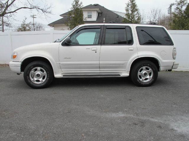 2000 Ford Explorer Super