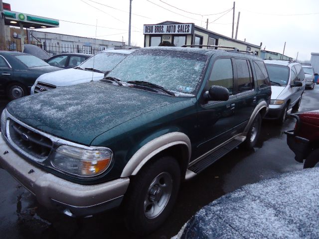 2000 Ford Explorer E320 - Extra Sharp