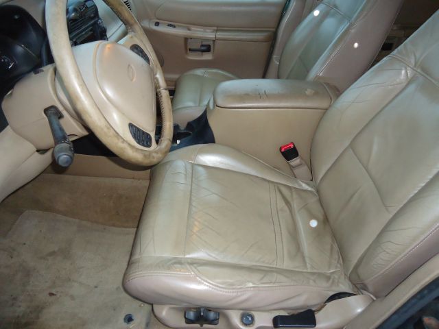 2000 Ford Explorer E320 - Extra Sharp